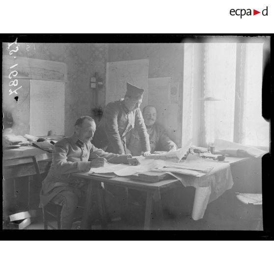 Lure, Haute Saône. Bureau de l'Etat Major de la VIIe armée. Le bureau du canevas de tir. [légende d'origine]