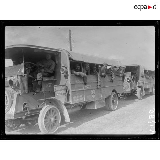 Somme. La relève d'une division par auto-camions. [légende d'origine]