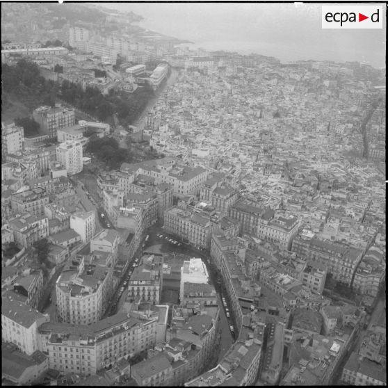 Alger. Vue aérienne le jour du "cessez-le-feu".