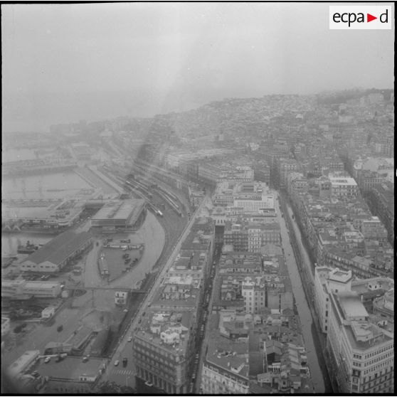 Alger. Vue aérienne le jour du "cessez-le-feu".