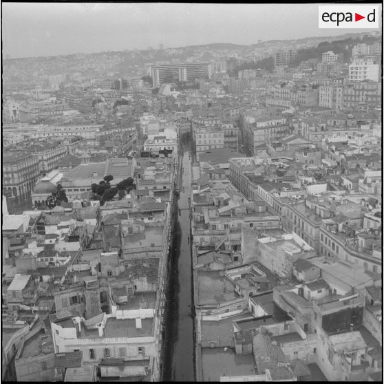 Alger. Vue aérienne le jour du "cessez-le-feu".