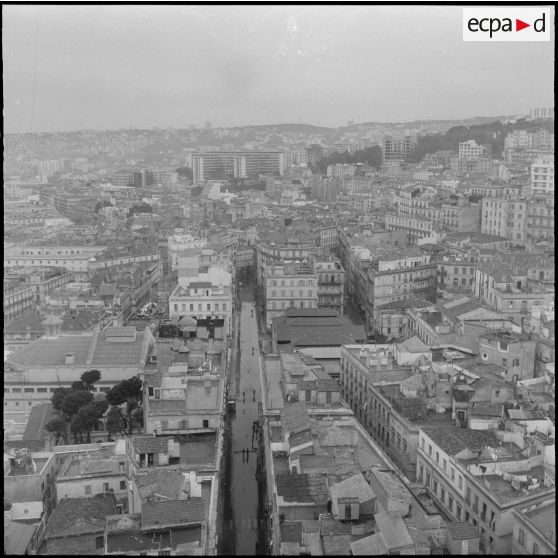 Alger. Vue aérienne le jour du "cessez-le-feu".