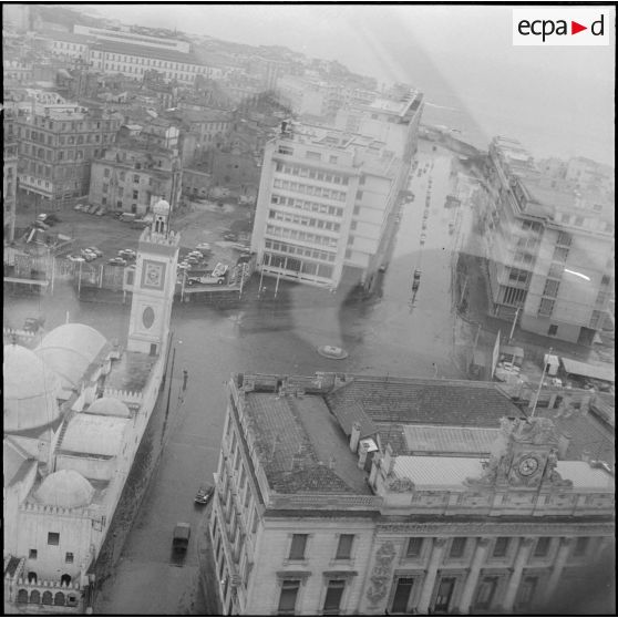 Alger. Vue aérienne le jour du "cessez-le-feu".