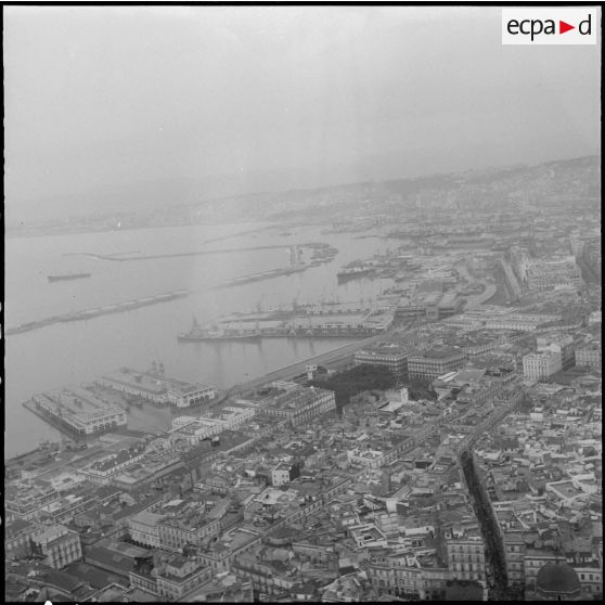 Alger. Vue aérienne le jour du "cessez-le-feu".