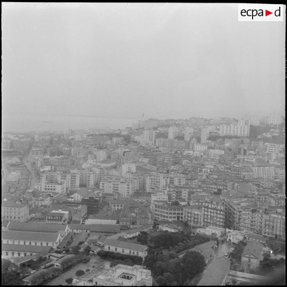 Alger. Vue aérienne le jour du "cessez-le-feu".