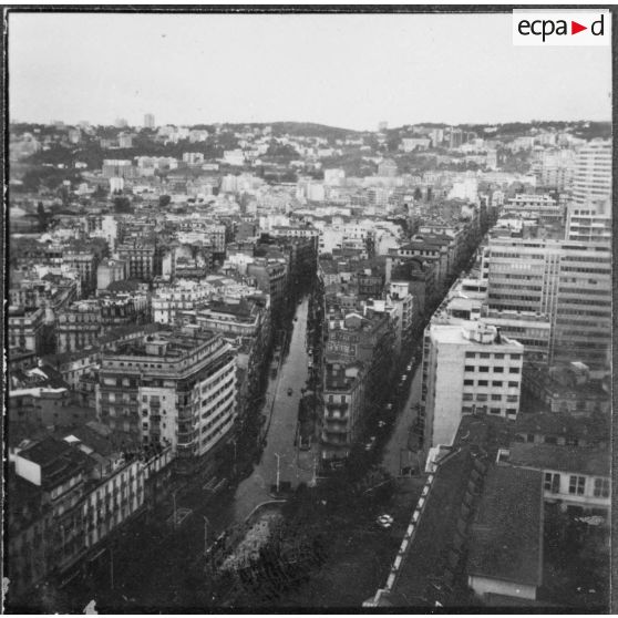 Alger. Vue aérienne le jour du "cessez-le-feu".