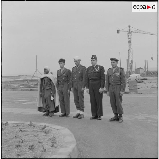 Rocher Noir. Des autorités pendant la cérémonie de passation des pouvoirs entre Jean Morin et Christian Fouchet.