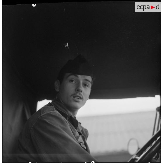 Alger. Etablissement cinématographique des armées (ECA). Portrait d'un soldat.