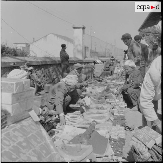 Fondouk. Marché. Marchand d'épices.