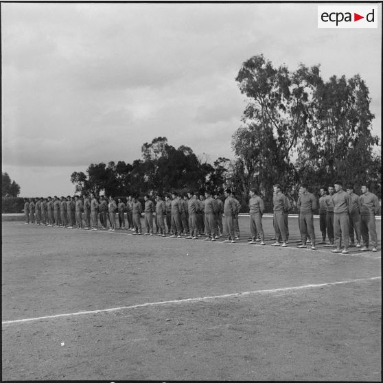 Maison Carrée. Passation de commandement au Centre d'éducation physique militaire (CEPM). Les soldats du CEPM.