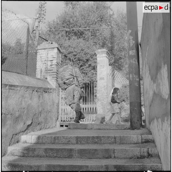 Alger. Bouclage du quartier des Tagarins et du Télemly par le Régiment d'infanterie de marine (RIMa).
