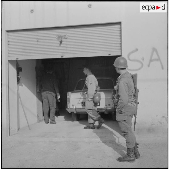 Alger. Bouclage du quartier des Tagarins et du Télemly par les gendarmes et le Régiment d'infanterie de marine (RIMa).