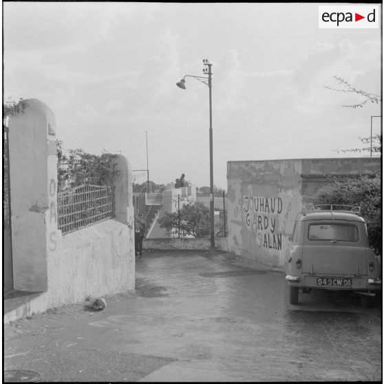 Alger. Bouclage du quartier des Tagarins et du Télemly par les gendarmes et le Régiment d'infanterie de marine (RIMa).