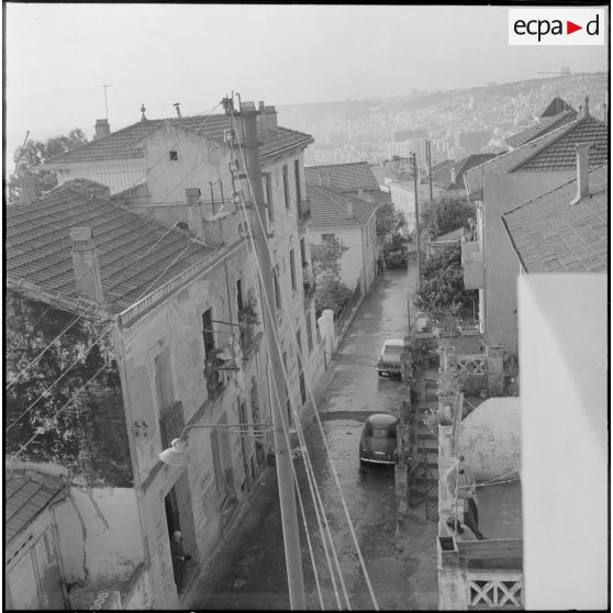Alger. Bouclage du quartier des Tagarins et du Télemly par les gendarmes et le Régiment d'infanterie de marine (RIMa).