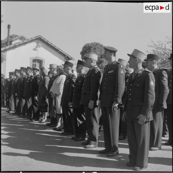 Alger. Chapelle de l'hôpital Maillot. Cérémonie funéraire. Des officiers.