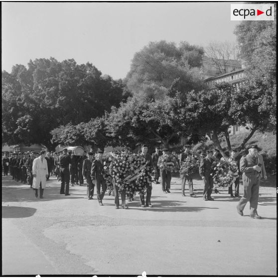 Alger. Chapelle de l'hôpital Maillot. Cérémonie funéraire. Cortège funèbre.