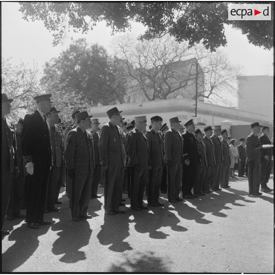 Alger. Chapelle de l'hôpital Maillot. Cérémonie funéraire. Des officiers.