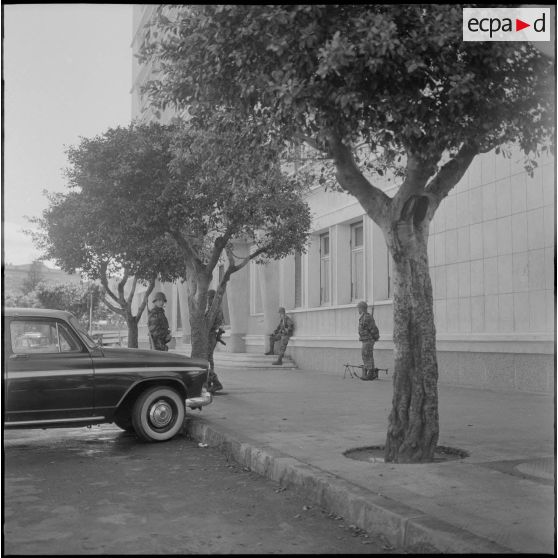 Bouclage du centre d'Oran.