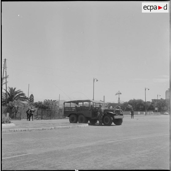 Bouclage du centre d'Oran.