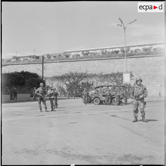 Bouclage du centre d'Oran.