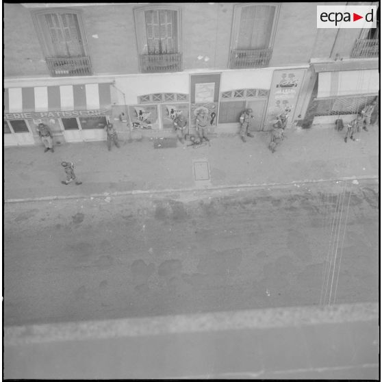 Bouclage du centre d'Oran.