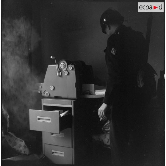 Oran. Des soldats ont découvert une machine pour faire des tracts, dans un local du centre catholique universitaire.