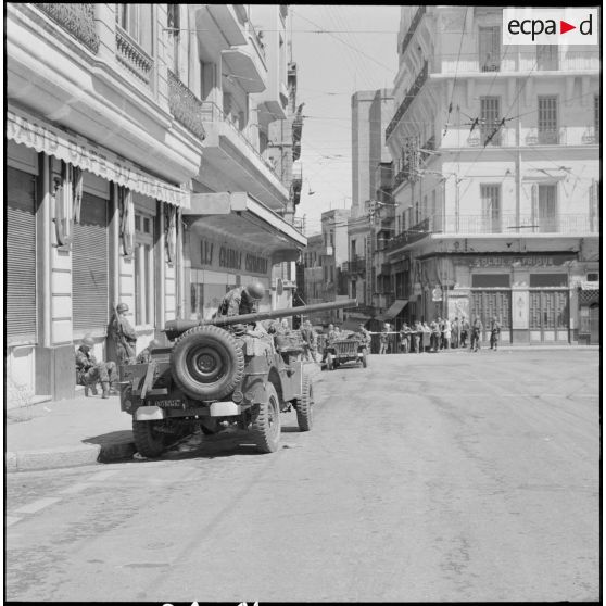 Bouclage du centre d'Oran.