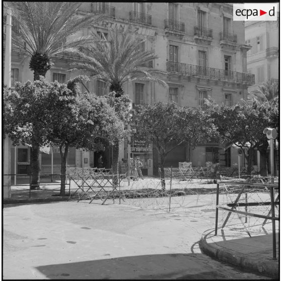 Bouclage du centre d'Oran.