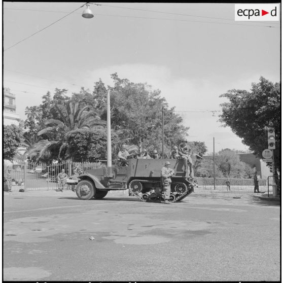 Bouclage du centre d'Oran.