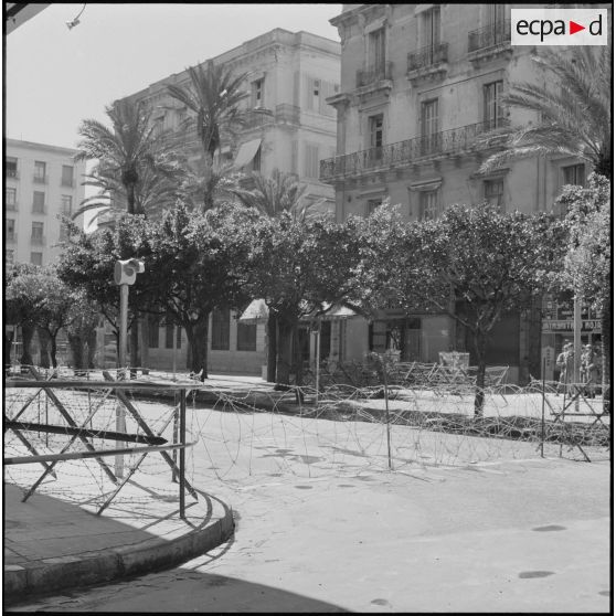 Bouclage du centre d'Oran.