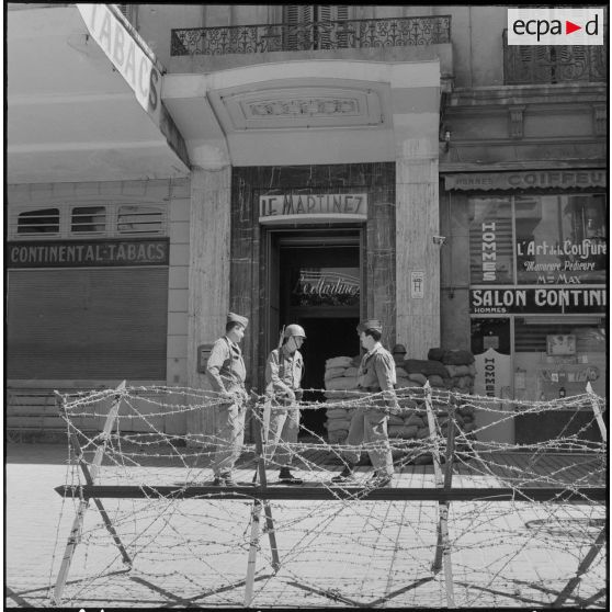 Bouclage du centre d'Oran.