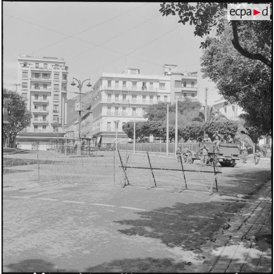Bouclage du centre d'Oran.