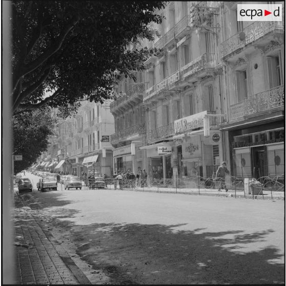 Bouclage du centre d'Oran.