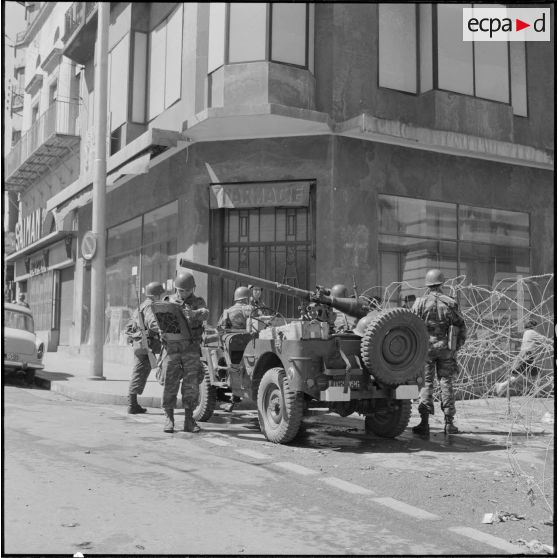 Bouclage du centre d'Oran.