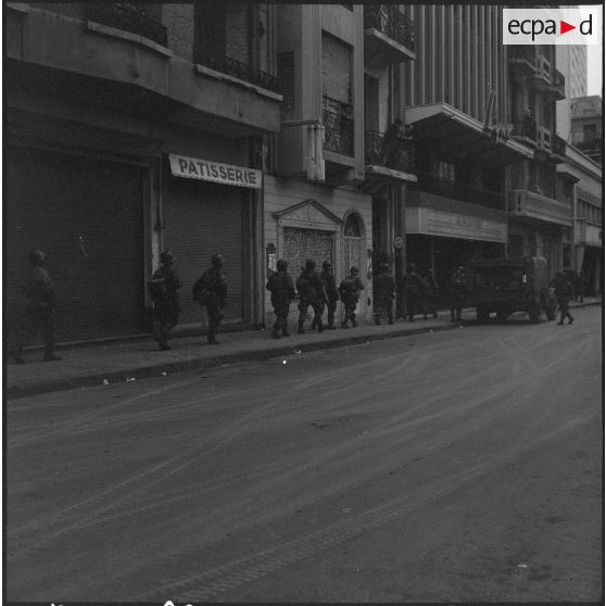 Bouclage du centre d'Oran.