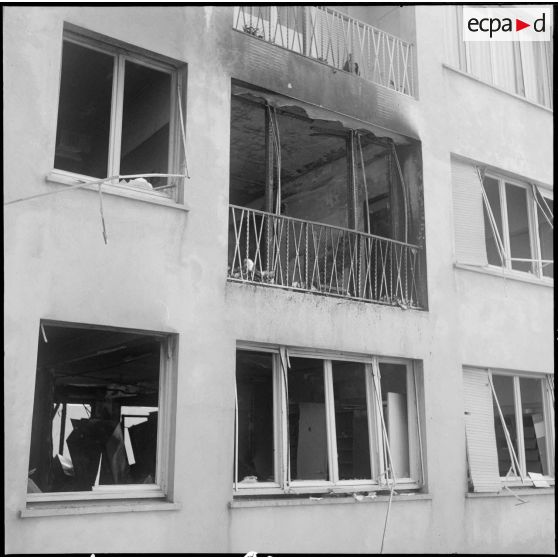 Alger. Attentat au plastic aux contributions directes.