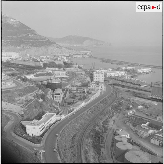 Oran. Vue aérienne d'une partie de la ville.