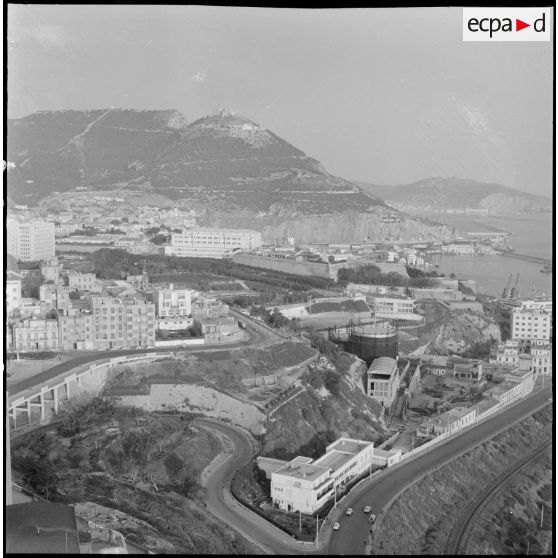 Oran. Vue aérienne d'une partie de la ville.