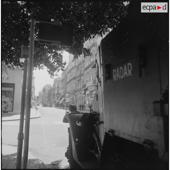 Camion radar dans une rue dans le cadre de l'opération "Z".