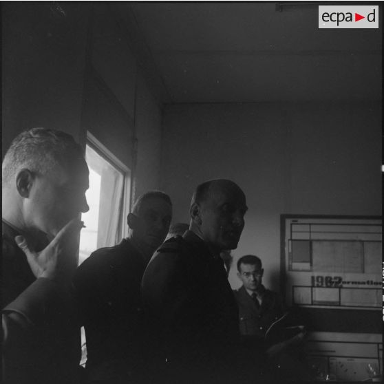 La Reghaïa. Pot à l'école militaire d'infanterie (EMI). Discours d'une autorité militaire.