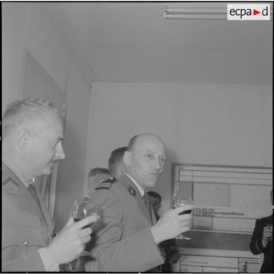 La Reghaïa. Pot à l'école militaire d'infanterie (EMI). Discours d'une autorité militaire.