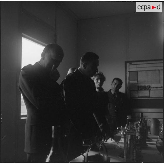 La Reghaïa. Pot à l'école militaire d'infanterie (EMI). Discours d'une autorité militaire.