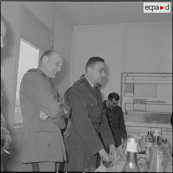 La Reghaïa. Pot à l'école militaire d'infanterie (EMI). Discours d'une autorité militaire.