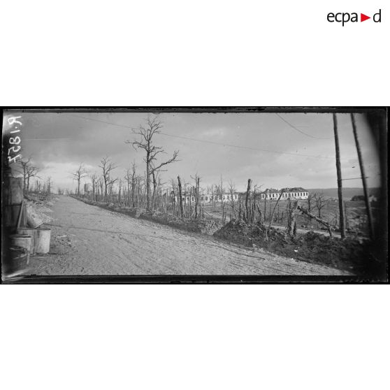 Panorama. Verdun. Les casernes Marceau. [légende d'origine]