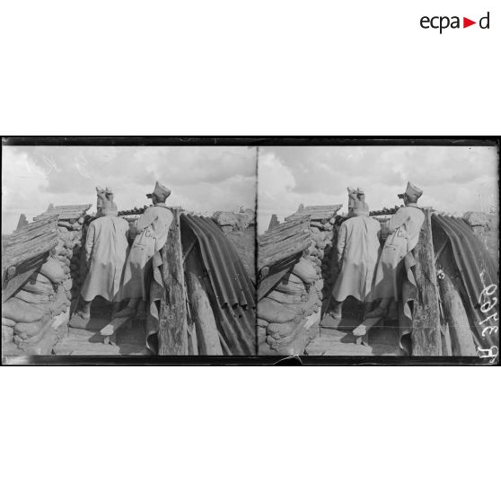 Près Bikschote (Belgique). Poste d'observation d'artillerie installé dans un abri bétonné allemand. [légende d'origine]