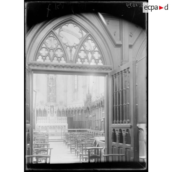 Chartreuse de Neuville, Pas de Calais. Hôpital civil Belge. La chapelle. [légende d'origine]