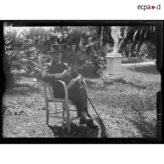 Cannes, Alpes Maritimes. Congrès des Croix Rouges. Mr Davison, président de la Croix Rouge. [légende d'origine]