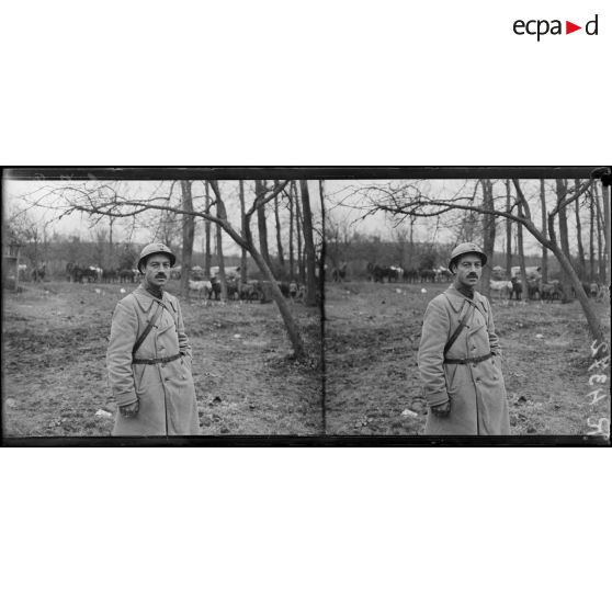 Route d’Amiens. Le capitaine Casalta, le héros de [Hangard] en Santerre, commandant la 9e compagnie du 141e d’infanterie. [légende d’origine]