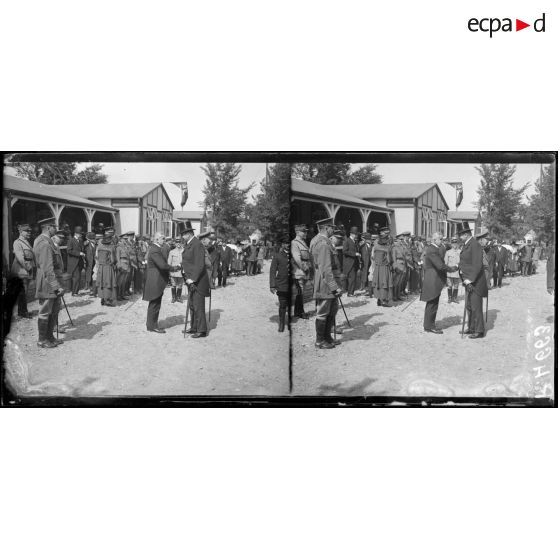 Joinville. Inauguration et remise de décorations à l'hôpital canadien (plateau de Gravelle). Réception des membres du gouvernement français et des autorités militaires. [légende d'origine]