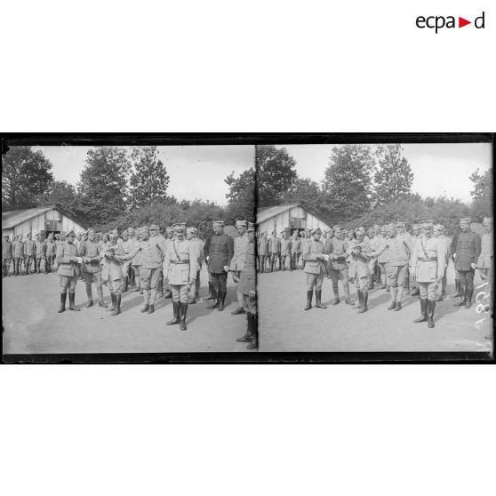 Sillé-le-Guillaume (Sarthe). Camp polonais. La distribution des lettres. [légende d'origine]